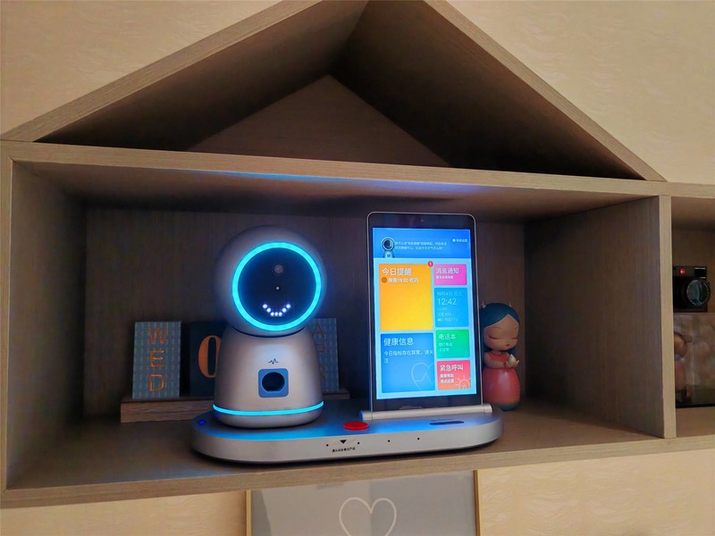 AI养老陪护是否靠谱？优得护养老陪伴机器人，真科技and智商税？