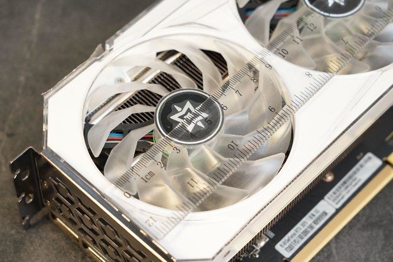 D4不落伍，12600K、微星Z690刀锋TI再战三年不服输