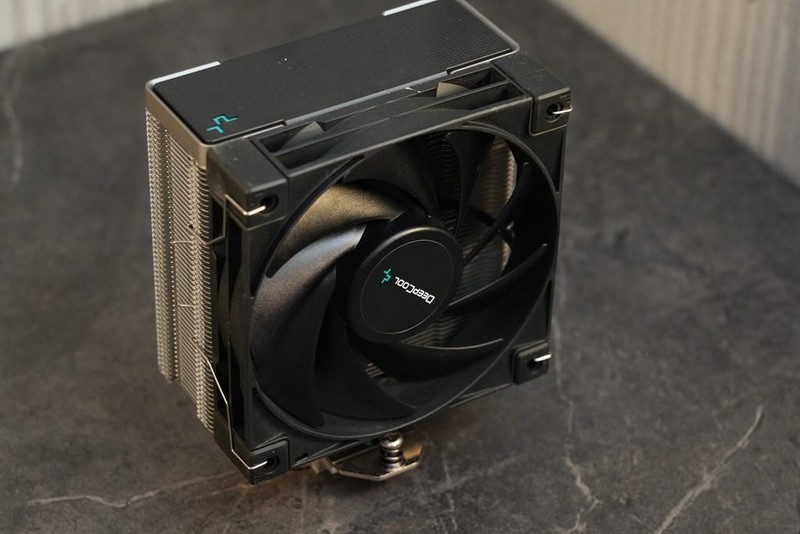 D4不落伍，12600K、微星Z690刀锋TI再战三年不服输