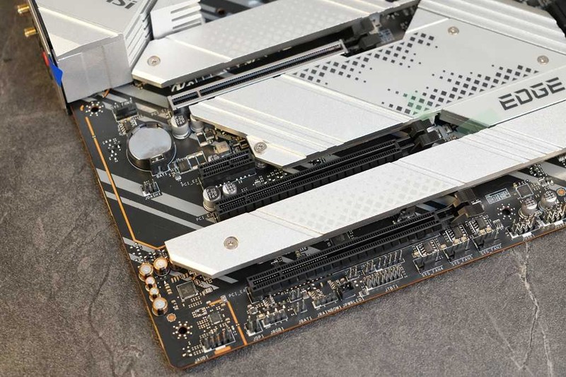 D4不落伍，12600K、微星Z690刀锋TI再战三年不服输