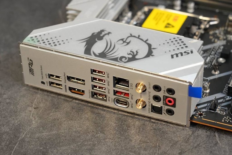 D4不落伍，12600K、微星Z690刀锋TI再战三年不服输