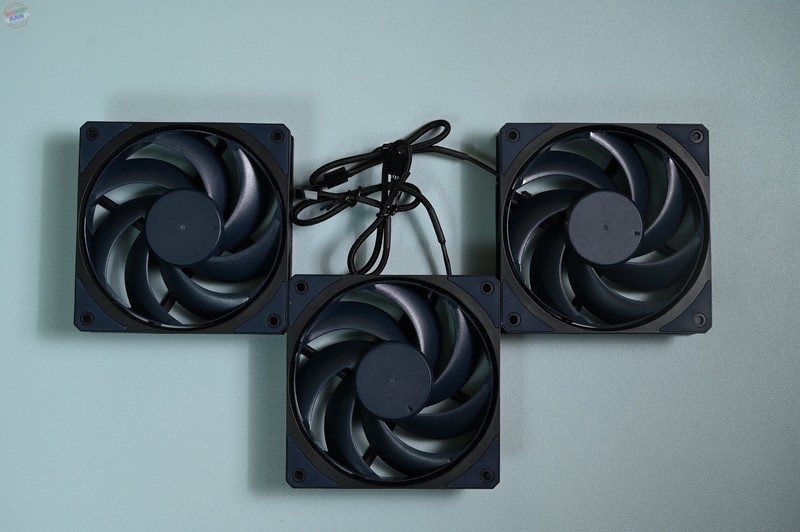 运行超稳的散热风扇，机箱的百搭好伙伴，酷冷至尊Mobius120上手