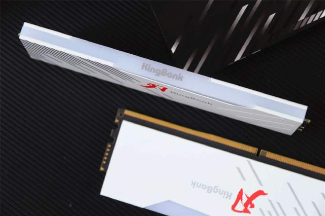 intel XMP3.0认证！金百达刃系列内存装机：海力士A-Die颗粒给力