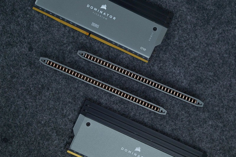 限量版美商海盗船统治者泰坦64G DDR5内存图鉴+使用体验+超频作业