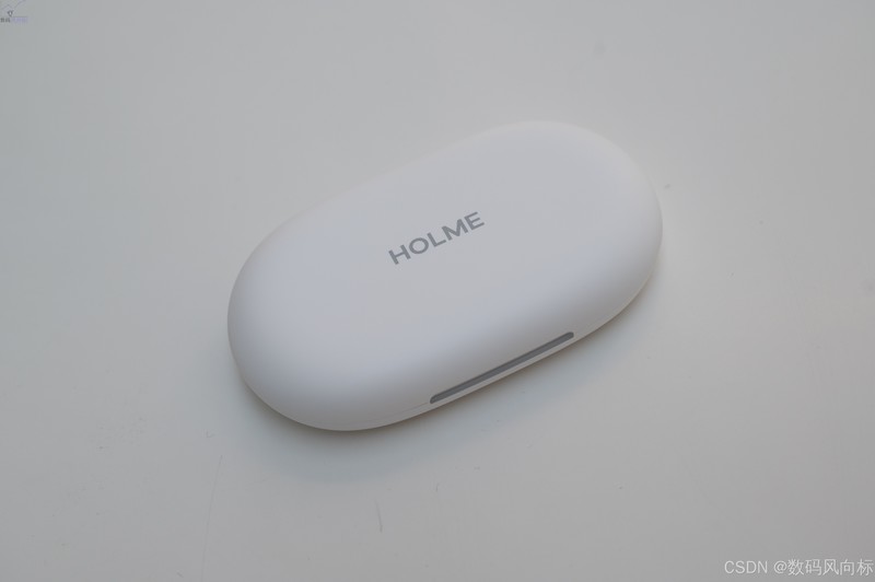 随时静享好声音的陪伴，虹觅Ultra耳挂式耳机，轻若无物的音乐伴侣