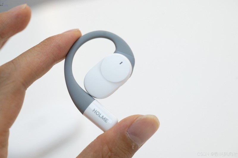 随时静享好声音的陪伴，虹觅Ultra耳挂式耳机，轻若无物的音乐伴侣