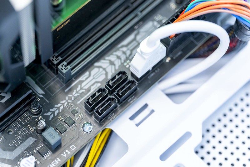 13代酷睿i7还是很能打，RTX4060主机宙斯盾S性能评测