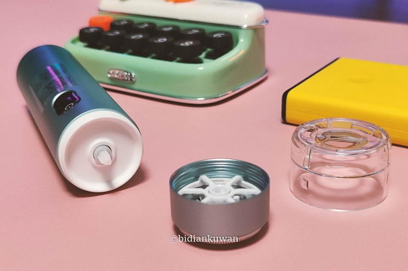 全防水剔得净，这配色太吸睛：须眉便携剃须刀T5航海家上手体验