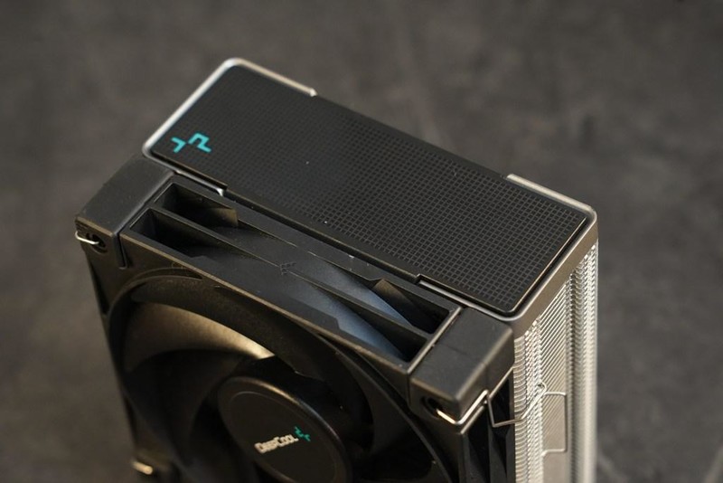 D4不落伍，12600K、微星Z690刀锋TI再战三年不服输