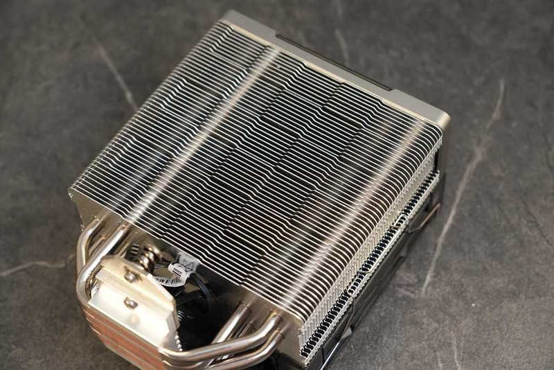 D4不落伍，12600K、微星Z690刀锋TI再战三年不服输