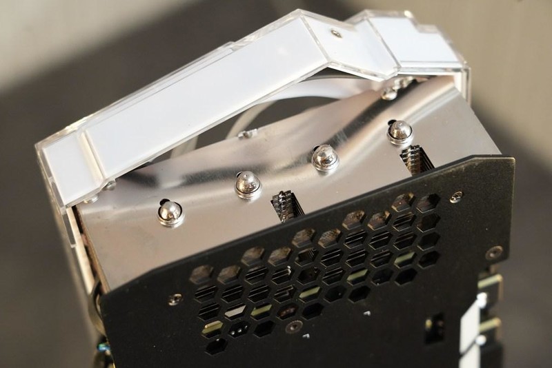 D4不落伍，12600K、微星Z690刀锋TI再战三年不服输