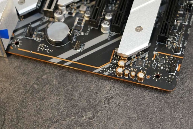 D4不落伍，12600K、微星Z690刀锋TI再战三年不服输