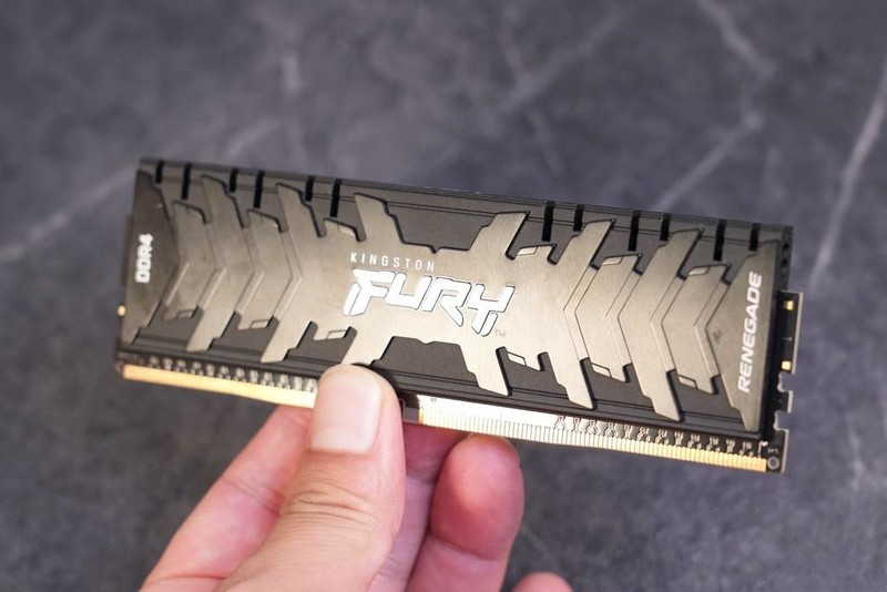 D4不落伍，12600K、微星Z690刀锋TI再战三年不服输