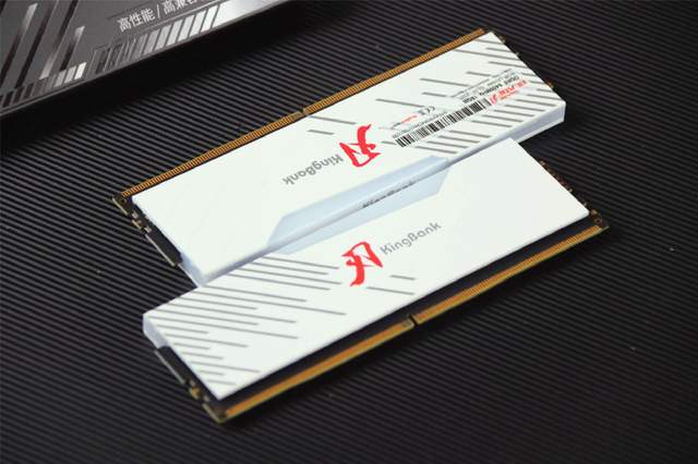 intel XMP3.0认证！金百达刃系列内存装机：海力士A-Die颗粒给力