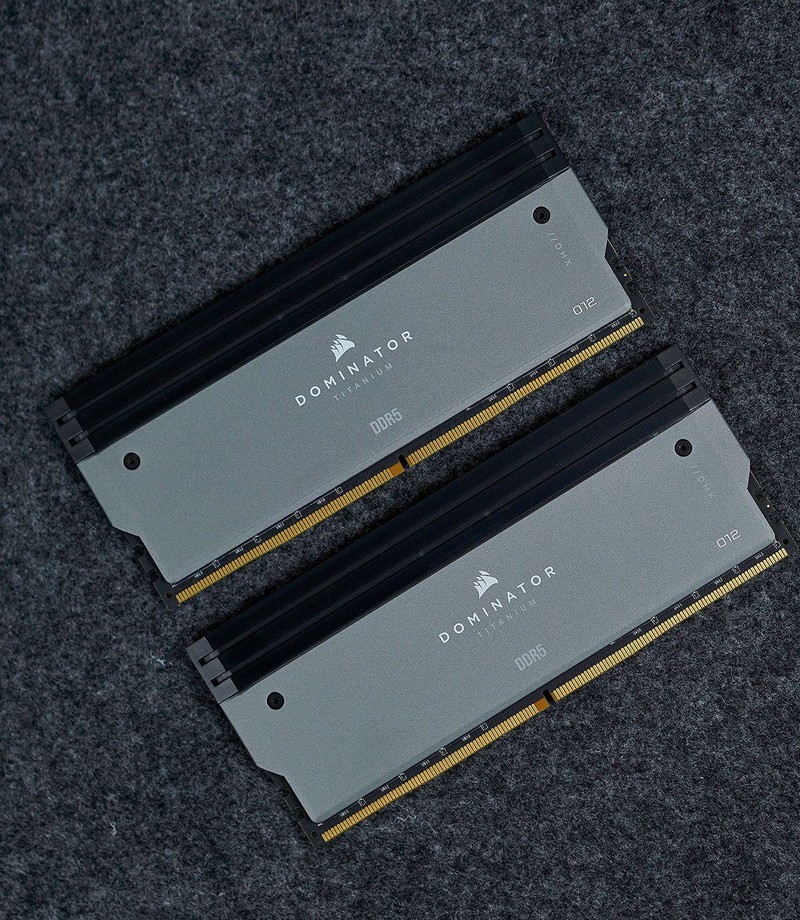 限量版美商海盗船统治者泰坦64G DDR5内存图鉴+使用体验+超频作业