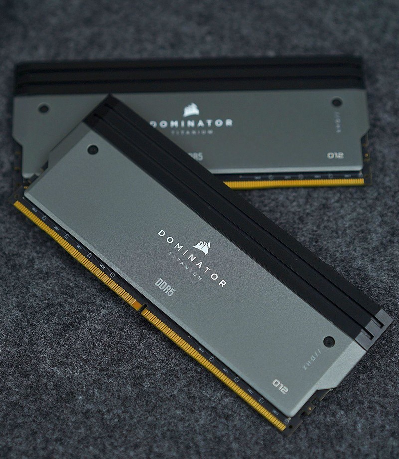 限量版美商海盗船统治者泰坦64G DDR5内存图鉴+使用体验+超频作业