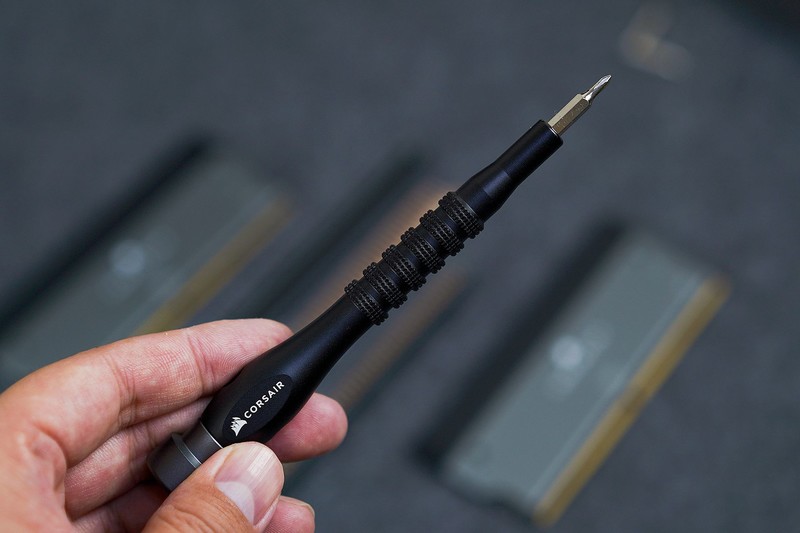 限量版美商海盗船统治者泰坦64G DDR5内存图鉴+使用体验+超频作业