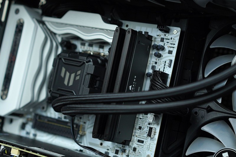 限量版美商海盗船统治者泰坦64G DDR5内存图鉴+使用体验+超频作业