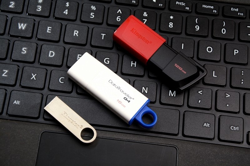 平均6毛1GB，金士顿DTXM闪存盘开箱，新旧三款横评