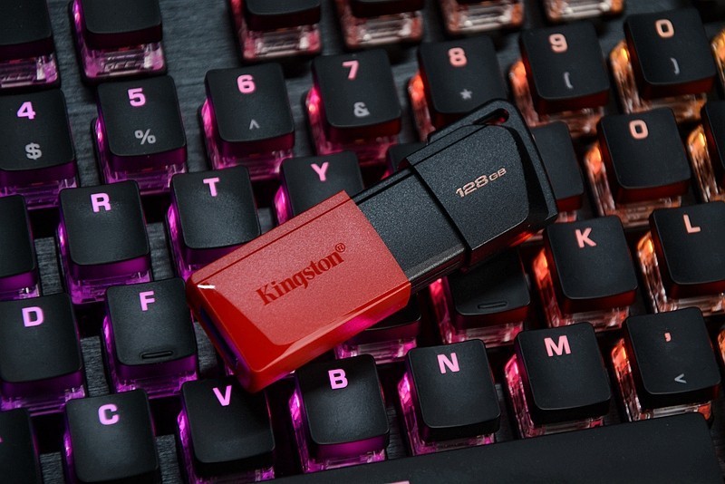 平均6毛1GB，金士顿DTXM闪存盘开箱，新旧三款横评