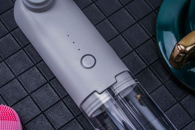 告别手动的酸爽，油腻大叔尝鲜inFace超微小气泡黑头仪