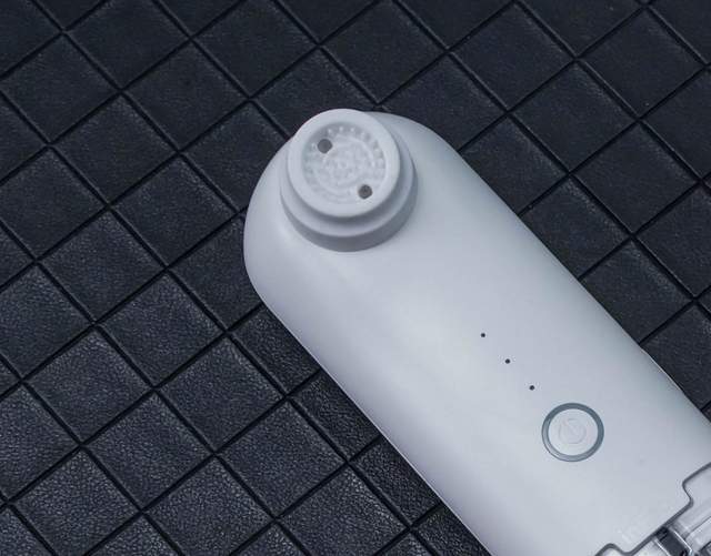 告别手动的酸爽，油腻大叔尝鲜inFace超微小气泡黑头仪