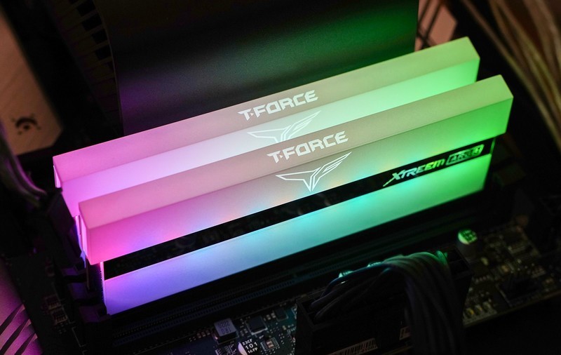 既好看还能超 十铨梦境DDR4 3600MHz 8G*2内存评测