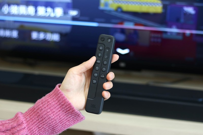 把电影院的音效带回家，JBL影霸回音壁体验，3D环绕音免布线设计