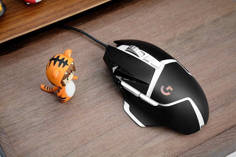 “健身器材”的新皮肤，罗技G502 SE HERO熊猫版开箱