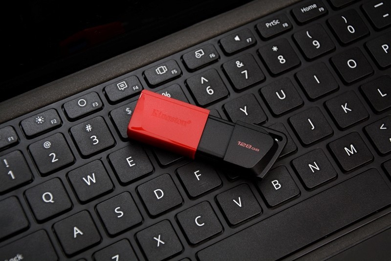 平均6毛1GB，金士顿DTXM闪存盘开箱，新旧三款横评