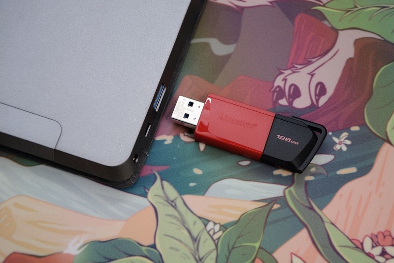 平均6毛1GB，金士顿DTXM闪存盘开箱，新旧三款横评