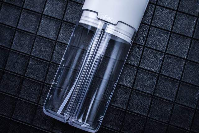 告别手动的酸爽，油腻大叔尝鲜inFace超微小气泡黑头仪