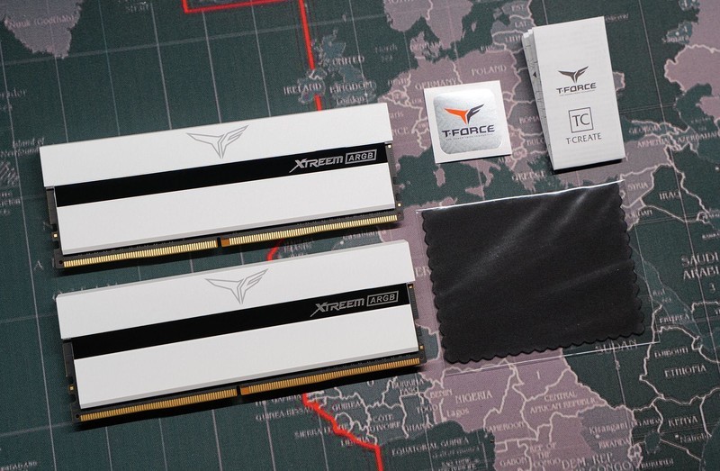 既好看还能超 十铨梦境DDR4 3600MHz 8G*2内存评测