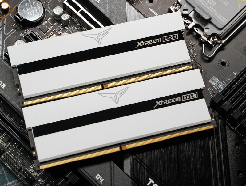 既好看还能超 十铨梦境DDR4 3600MHz 8G*2内存评测