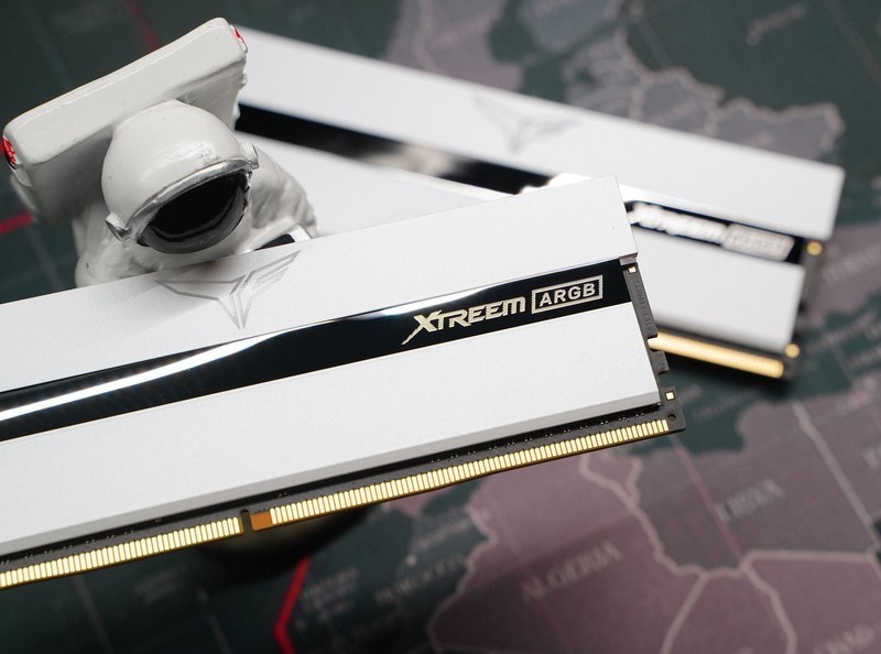 既好看还能超 十铨梦境DDR4 3600MHz 8G*2内存评测