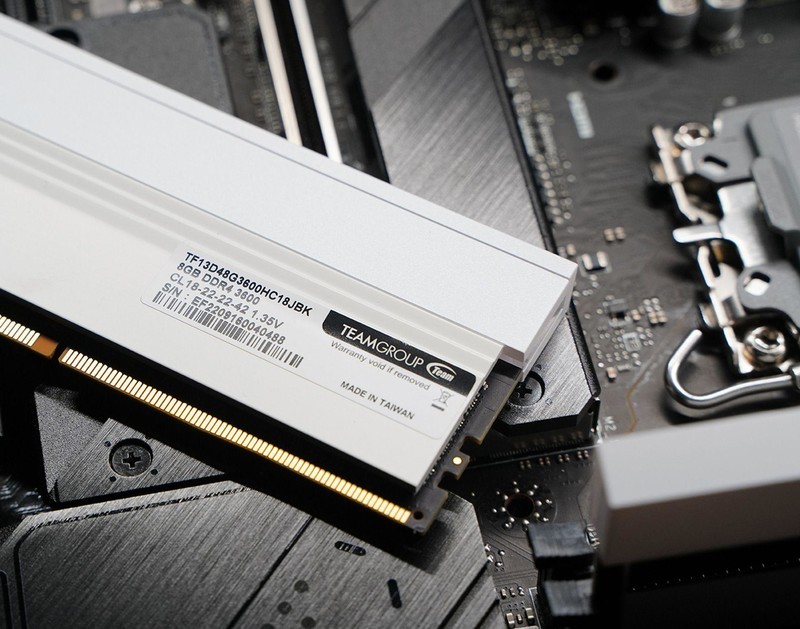 既好看还能超 十铨梦境DDR4 3600MHz 8G*2内存评测