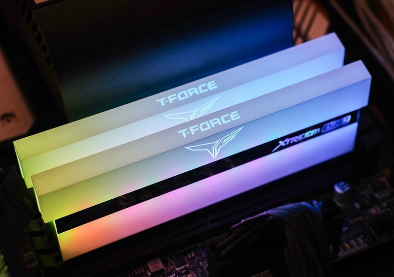 既好看还能超 十铨梦境DDR4 3600MHz 8G*2内存评测