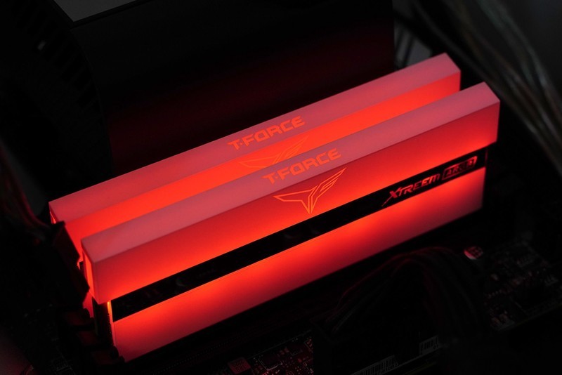 既好看还能超 十铨梦境DDR4 3600MHz 8G*2内存评测