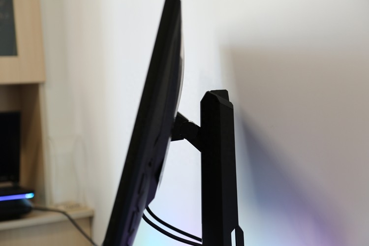 260hz 2K平替ROG PG279QM—华硕TUF VG27AQML1A战杀27寸电竞显示器开箱评测