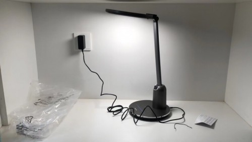 使用护眼台灯能不能有效预防近视？买灯不懂选购技巧是在花冤枉钱