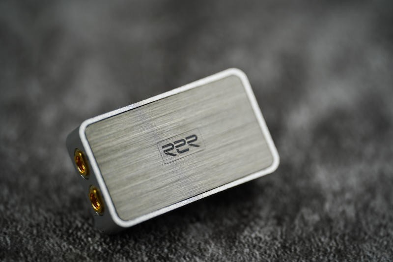 HIFIMAN又来搞“HiFi大革命”?全球最小的R2R架构耳机分线器初感