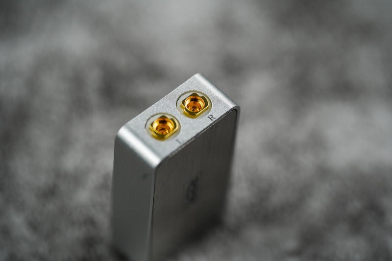 HIFIMAN又来搞“HiFi大革命”?全球最小的R2R架构耳机分线器初感