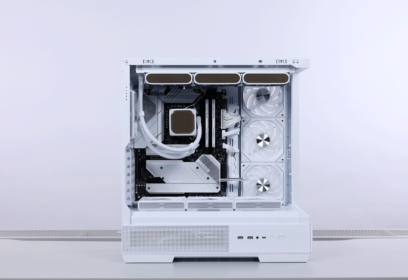 好看不止一面，14700K+4070Ti S+爱国者星璨大岚打造高颜值海景房