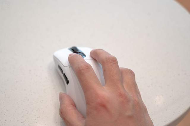 59克轻量级游戏鼠标，8K精准操作新体验，雷柏VT3 Pro Max上手