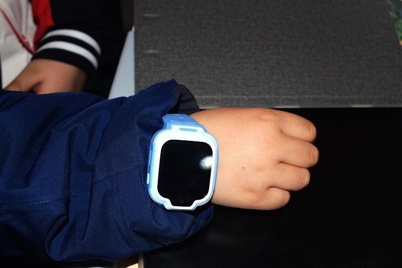 为孩子的安全与成长保驾护航 REDMI儿童手表