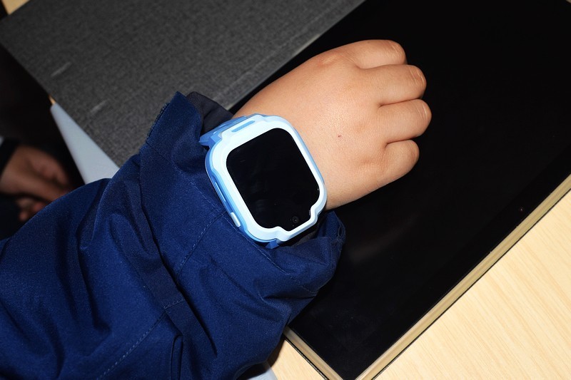 为孩子的安全与成长保驾护航 REDMI儿童手表