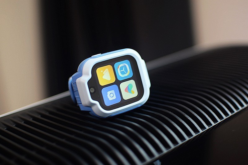 为孩子的安全与成长保驾护航 REDMI儿童手表