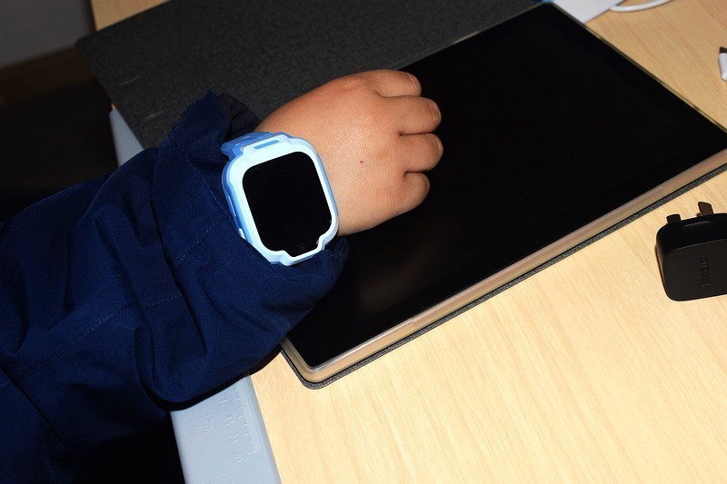 为孩子的安全与成长保驾护航 REDMI儿童手表