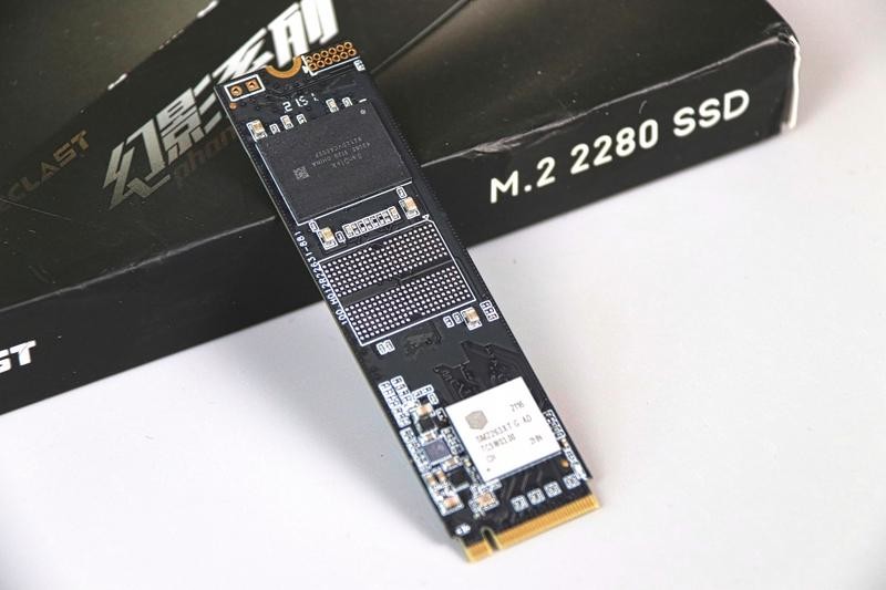 闪迪颗粒白菜价，299元买512GB，台电幻影NP900固态硬盘体验