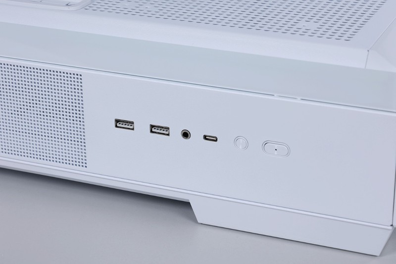 好看不止一面，14700K+4070Ti S+爱国者星璨大岚打造高颜值海景房